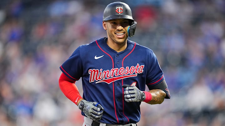 Carlos Correa Agrees to 13-Year, $350 Million Deal With Giants, per Report