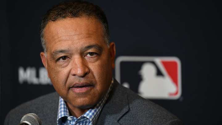 Dodgers News: Dave Roberts Keeps Quiet Around Carlos Correa Conversation