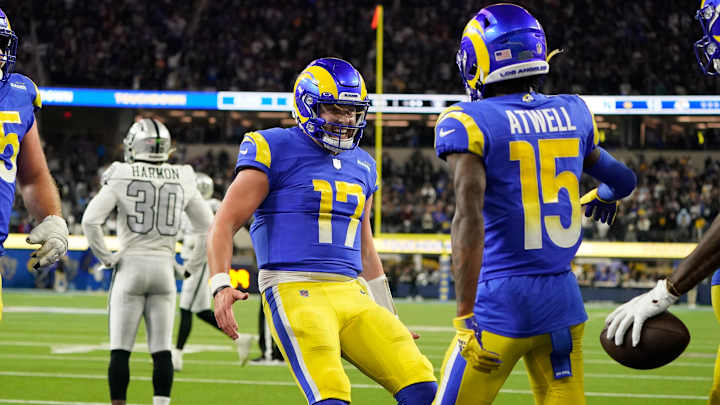 Baker Mayfield Headbutts Teammates While Helmetless After Dramatic Win