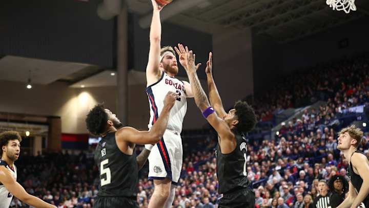 Drew Timme helps lead Gonzaga to rivalry win over Washington Huskies Drew Timme helps lead Gonzaga to rivalry win over Washington Huskies