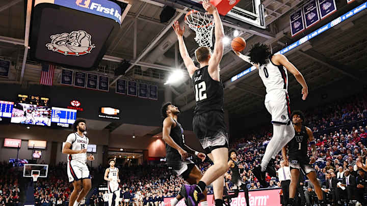 Gonzaga Tops Huskies for 70th Consecutive Win at Home Gonzaga Tops Huskies for 70th Consecutive Win at Home
