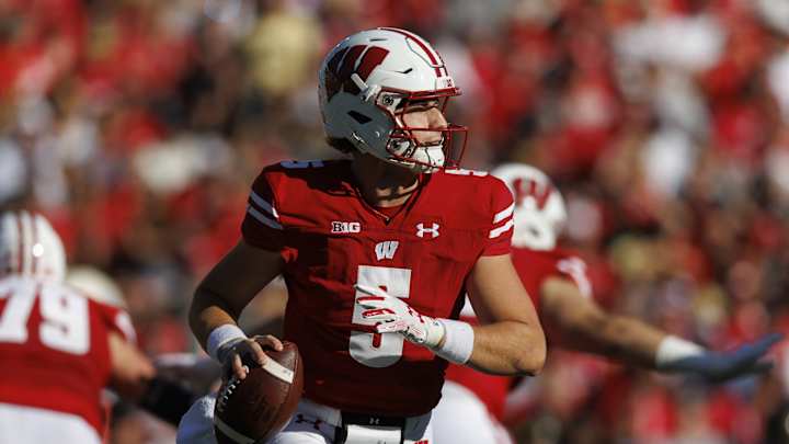 Wisconsin Transfer QB, Kentucky Target Graham Mertz Visiting Florida Wisconsin Transfer QB, Kentucky Target Graham Mertz Visiting Florida