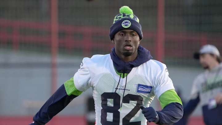 Seahawks Sign Laquon Treadwell to 53-Man Roster