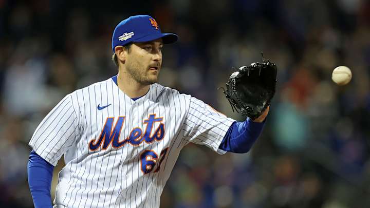 Dodgers Interested in Free Agent Mets Reliever