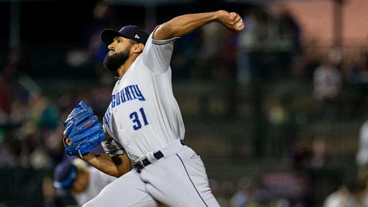 SF Giants sign former Guardians prospect Raymond Burgos to milb contract