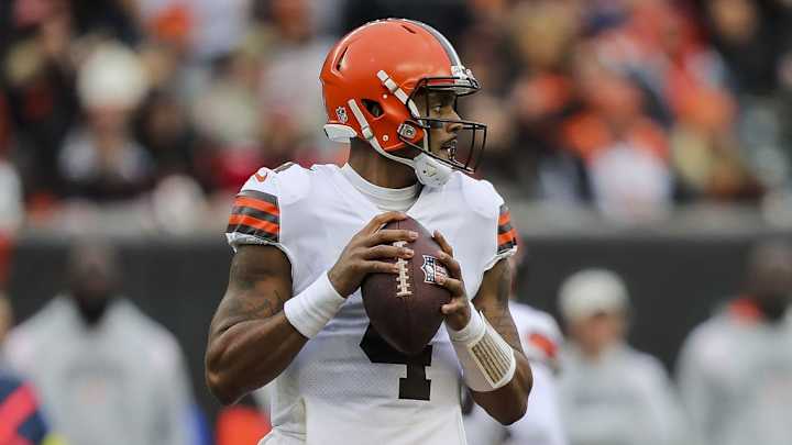 WATCH: Deshaun Watson Scores First Touchdown as Member of Cleveland Browns WATCH: Deshaun Watson Scores First Touchdown as Member of Cleveland Browns