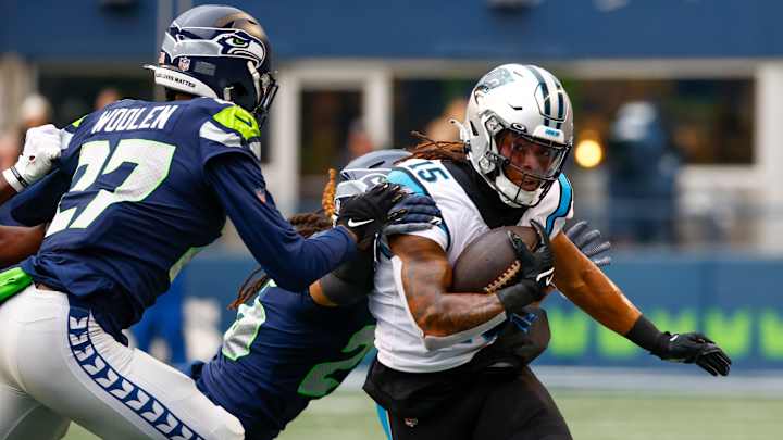 Seahawks Blindsided Early by Panthers, Trail at Halftime Seahawks Blindsided Early by Panthers, Trail at Halftime
