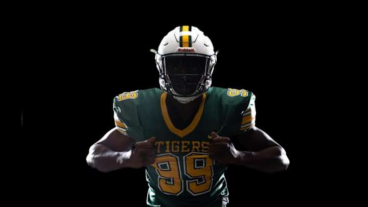 Highlights & Evaluation: Louisville DL Commit Micah Carter