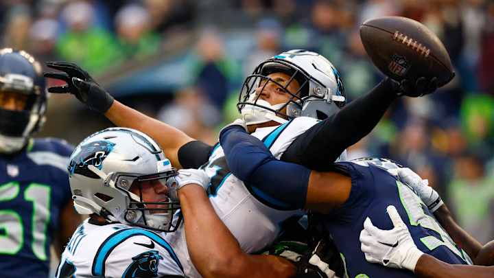Seahawks Can't Overcome 17-Point Deficit, Suffer Devastating Loss to Panthers Seahawks Can't Overcome 17-Point Deficit, Suffer Devastating Loss to Panthers