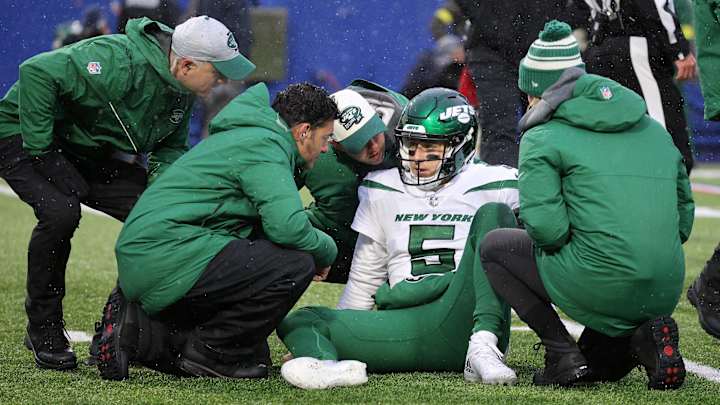 Jets QB Mike White Rebuffs Ribs Injury: ‘Peel Me Off That Field’