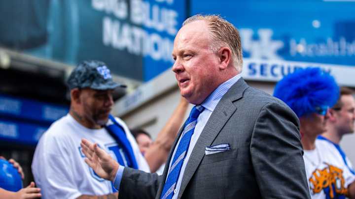 Stoops Visiting Recruits, Portal Target With New Running Backs Coach Jay Boulware Stoops Visiting Recruits, Portal Target With New Running Backs Coach Jay Boulware