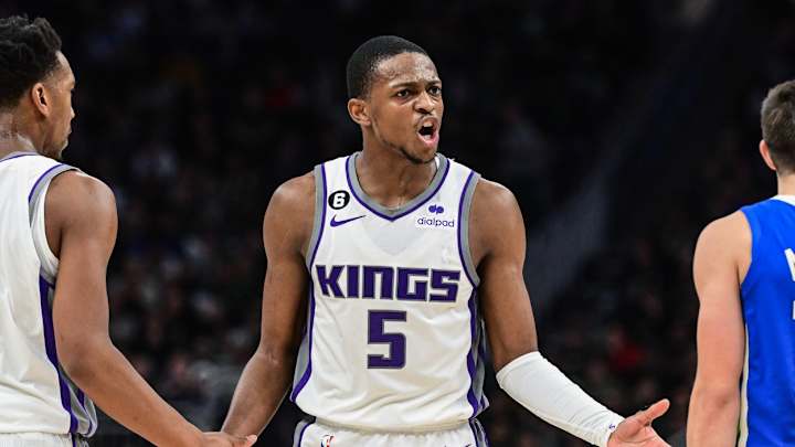 76ers vs. Kings: De’Aaron Fox’s Injury Status