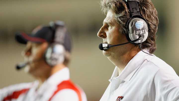 Ex-Texas Tech Coach, Longhorns Rival Mike Leach Dead at 61 Ex-Texas Tech Coach, Longhorns Rival Mike Leach Dead at 61