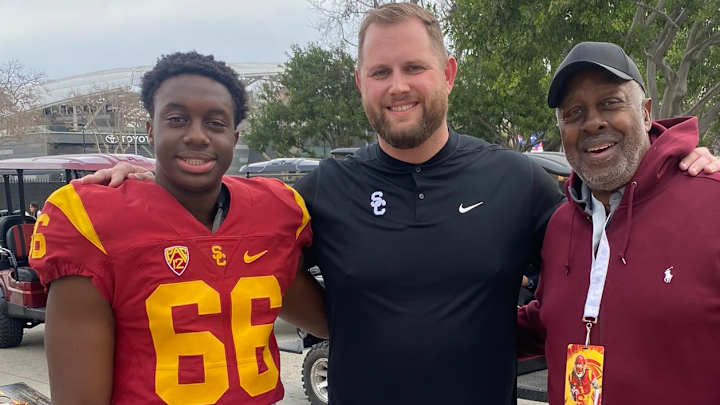 Huskies Tap Oaks Christian Roster Again, Offer Young Linebacker Huskies Tap Oaks Christian Roster Again, Offer Young Linebacker