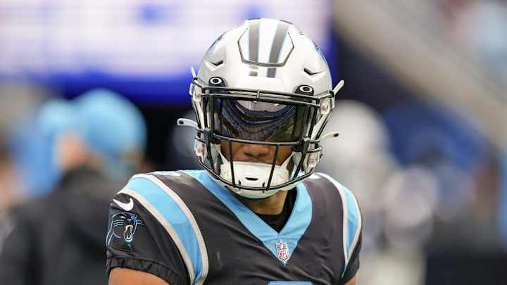 Quick Hits: Pittsburgh's QBs, DJ Moore's Status, Darnold Talk + More