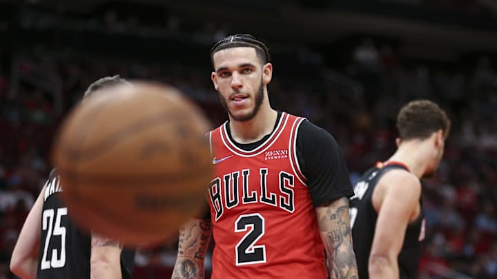 Chicago Bulls coach Billy Donovan reports Lonzo Ball's cartilage transplant surgery went well Chicago Bulls coach Billy Donovan reports Lonzo Ball's cartilage transplant surgery went well