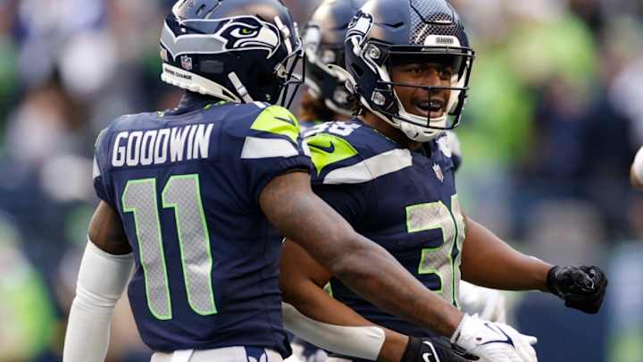 Seahawks Add RB Depth vs. 49ers, Elevate Godwin Igwebuike From Practice Squad
