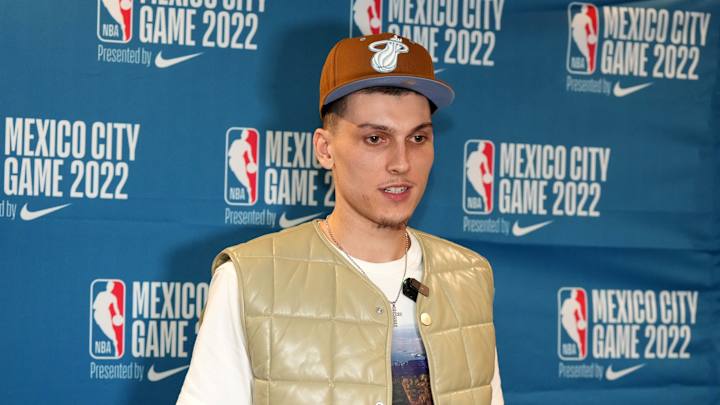 Watch Miami Heat Players Attempt to Speak Spanish in Mexico City Watch Miami Heat Players Attempt to Speak Spanish in Mexico City