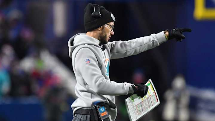 Dolphins Coach Mike McDaniel Finally Shares Truth About Viral Vaping Video Dolphins Coach Mike McDaniel Finally Shares Truth About Viral Vaping Video