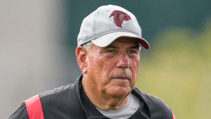 Falcons’ Dean Pees Injured in Pregame Collision by Saints Player