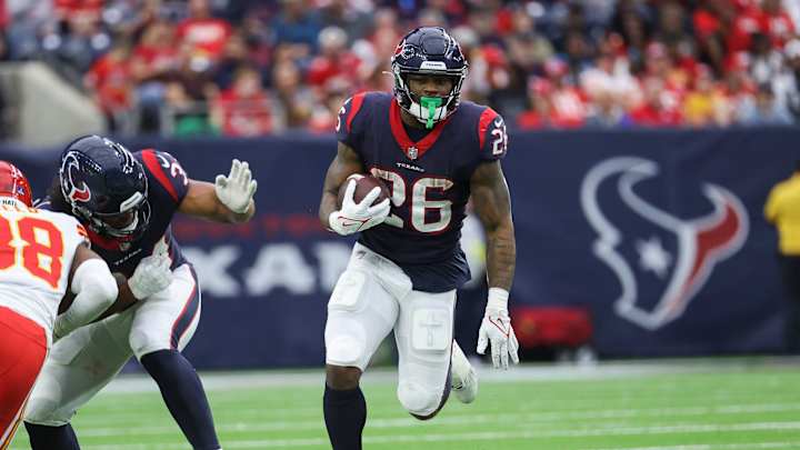 Texans RB Royce Freeman Provides Lift vs. Chiefs In Dameon Pierce's Absence Texans RB Royce Freeman Provides Lift vs. Chiefs In Dameon Pierce's Absence