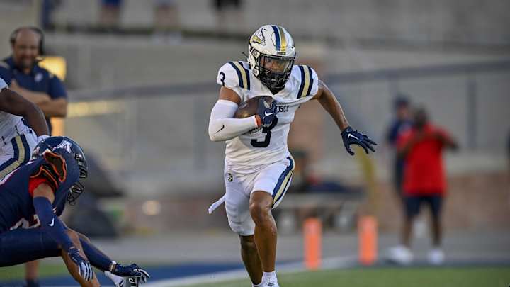 Texas Flips '23 Louisville WR Commit DeAndre Moore Jr.