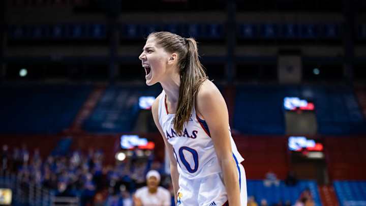 Kansas Jayhawks move up in the polls after another blowout win Kansas Jayhawks move up in the polls after another blowout win