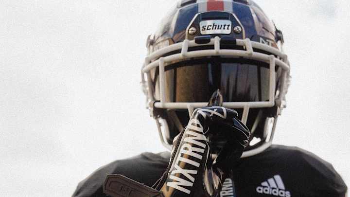 For UW's Presley, Ain't Nothing But a Local Hound Dawg For UW's Presley, Ain't Nothing But a Local Hound Dawg