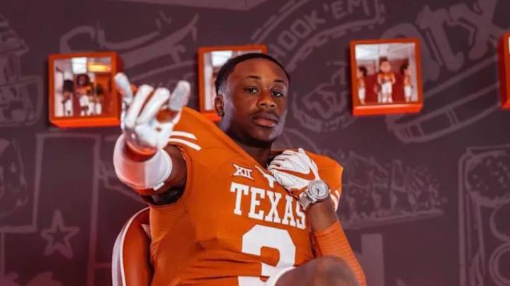 RB Tre Wisner Signs Letter Of Intent with Texas Longhorns