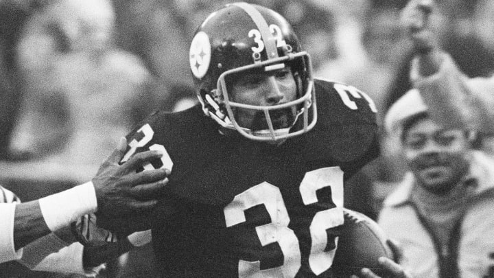 Franco Harris, Pro Football Hall of Famer, Dies at 72