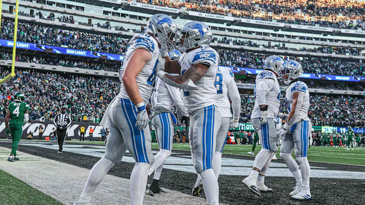 Q&A: Brock Wright Says It's Fun to Watch Jared Goff 'Ball Out'