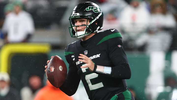 Zach Wilson Reacts to Constant Boos From Jets Fans on Thursday Night