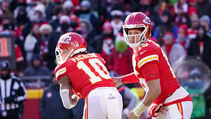 Chiefs Have High Praise for RB Room as Season Winds Down Chiefs Have High Praise for RB Room as Season Winds Down