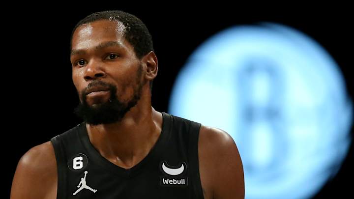 Kevin Durant Reacts to Controversial Call in Warriors vs. Grizzlies Christmas Game