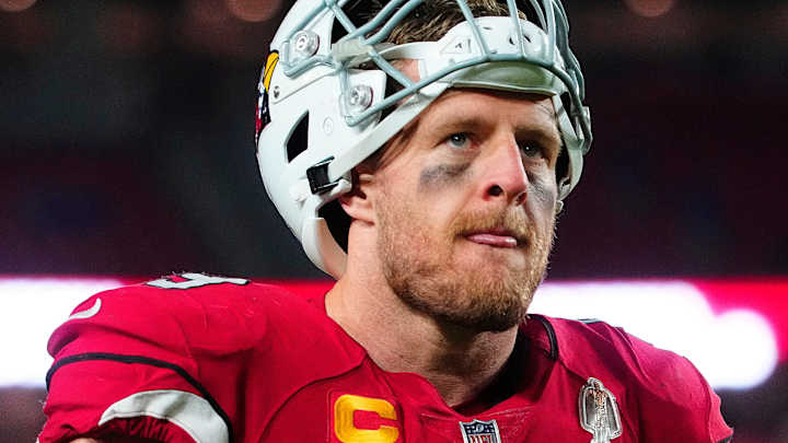 Cardinals’ JJ Watt Unveils ‘Jingle All the Way’ Custom Cleats