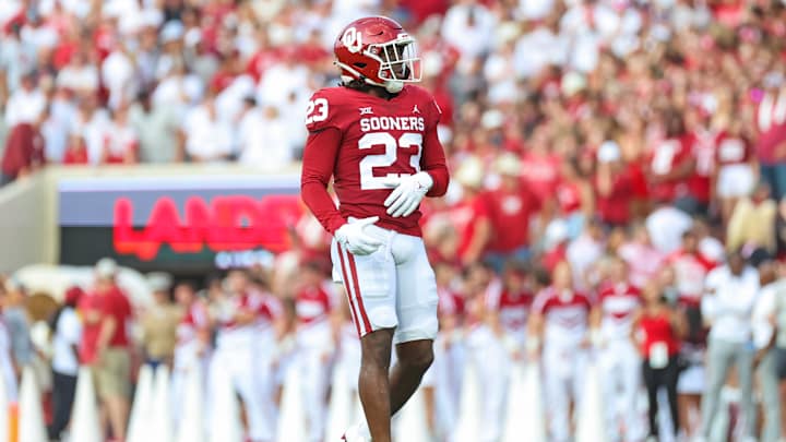 Oklahoma LB DaShaun White Enjoying the 'Little Moments' in Last Ride With Sooners
