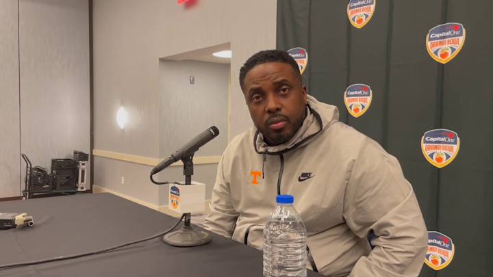 Tennessee DC Knows Stopping Clemson Will Be a Challenge
