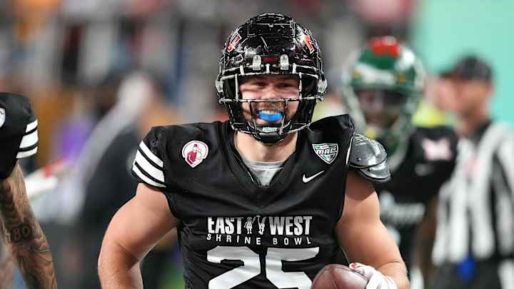 Falcons Sign UDFA FB to Practice Squad; Future Run Blocker? Falcons Sign UDFA FB to Practice Squad; Future Run Blocker?