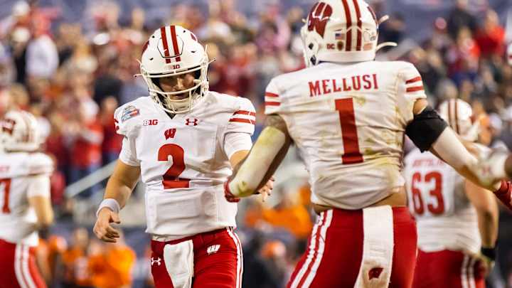 Guaranteed Rate Bowl: Wisconsin wins 24-17 over Oklahoma State