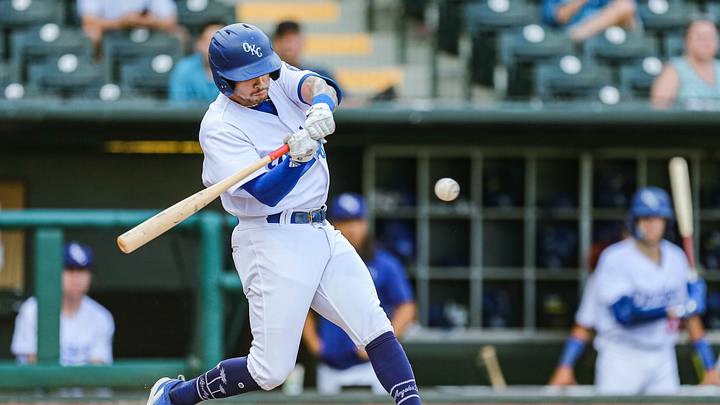 Dodgers Prospect Spends Time With Young Ballplayers at High School Camp Dodgers Prospect Spends Time With Young Ballplayers at High School Camp