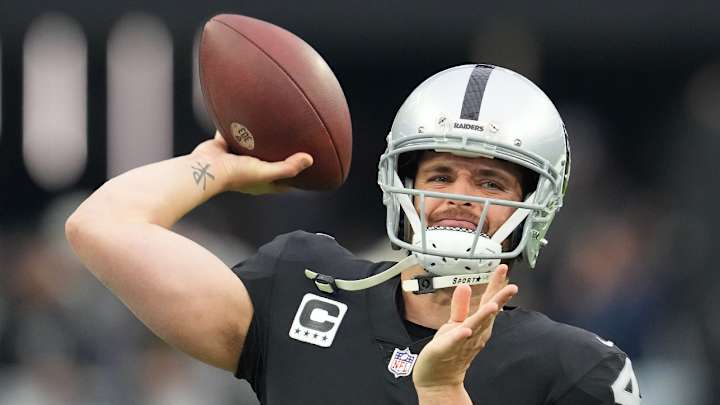 Raiders Benching QB Derek Carr, Starting Jarrett Stidham for Rest of Season