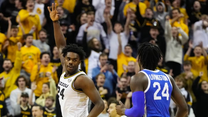 Clobbered in Columbia: No. 19 Kentucky Falls 89-75 to Missouri in SEC Opener Clobbered in Columbia: No. 19 Kentucky Falls 89-75 to Missouri in SEC Opener