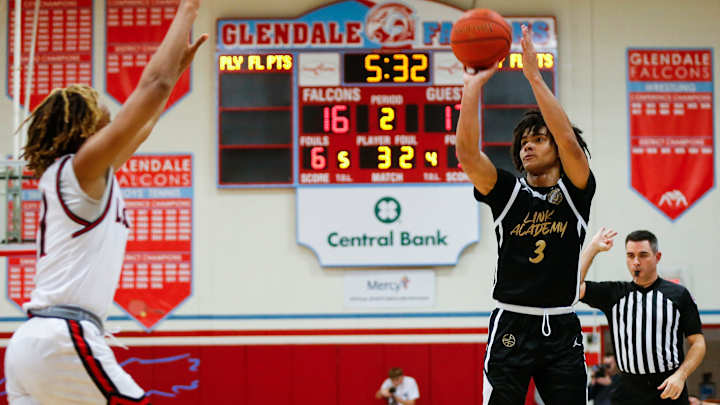 2024 five-star Elliot Cadeau commits to UNC 2024 five-star Elliot Cadeau commits to UNC