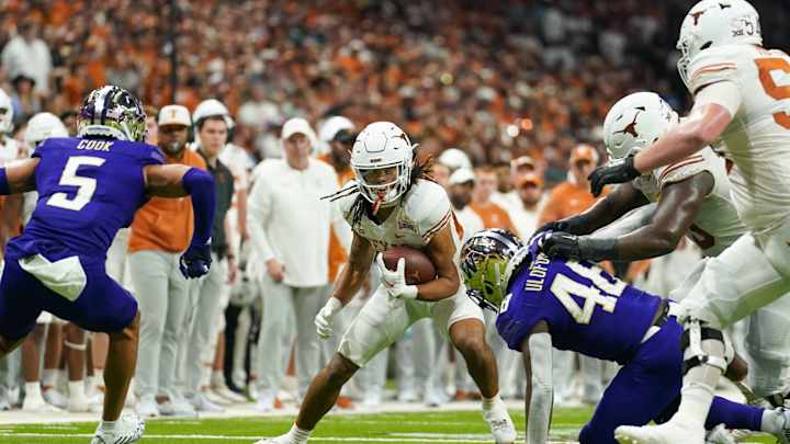 WATCH: Longhorns RB Jonathon Brooks Scores Electric TD vs. Washington WATCH: Longhorns RB Jonathon Brooks Scores Electric TD vs. Washington