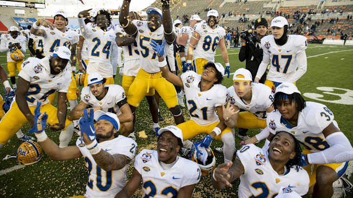 Pac-12 Slips to 3-2 in Bowls After UCLA's Crazy Last-Second Loss