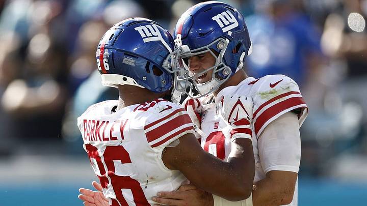 Giants Seek Long-Term Contracts With Daniel Jones, Saquon Barkley, per Report