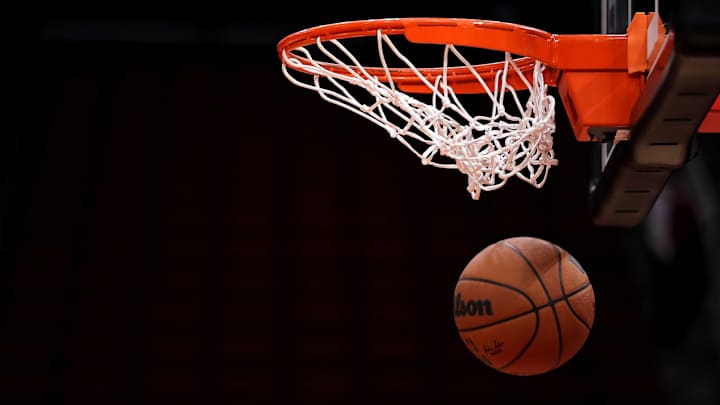 No-Look, Half-Court Buzzer Beater From Cincinnati-Area Youth Game Goes Viral