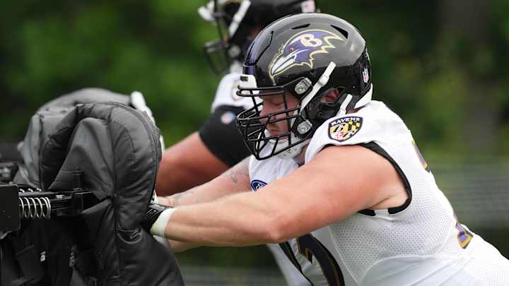 Vikings Place Brian O'Neill, Austin Schlottmann on IR; Sign C Greg Mancz, OT Bobby Evans