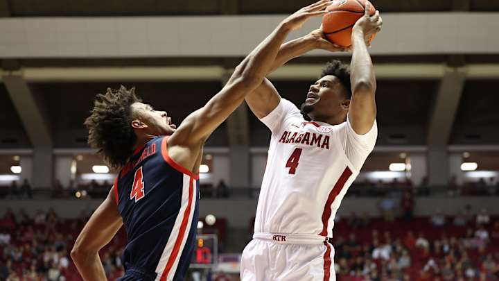 No. 7 Alabama Basketball Blows Out Ole Miss to Open Home SEC Slate with Win