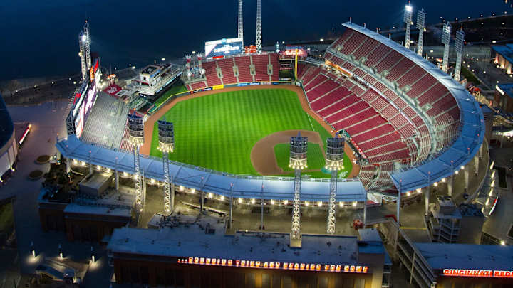 Cincinnati Reds Honor Damar Hamlin on Great American Ballpark Scoreboard